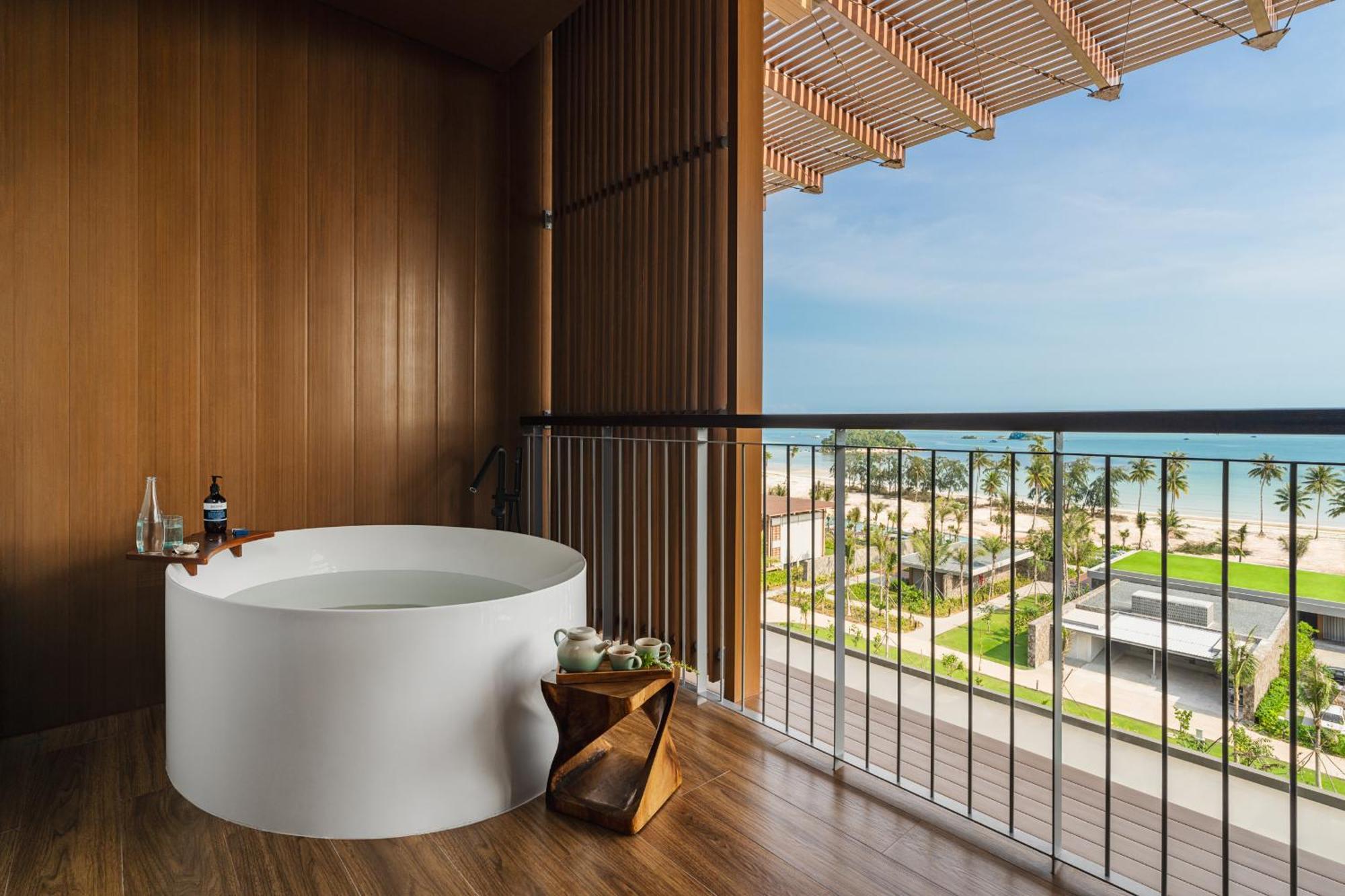 Hotel Indigo Bintan Lagoi Beach By Ihg Exterior photo